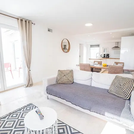 Apartment Sunny Clim Acces Parking Famille - Topprosconciergerie